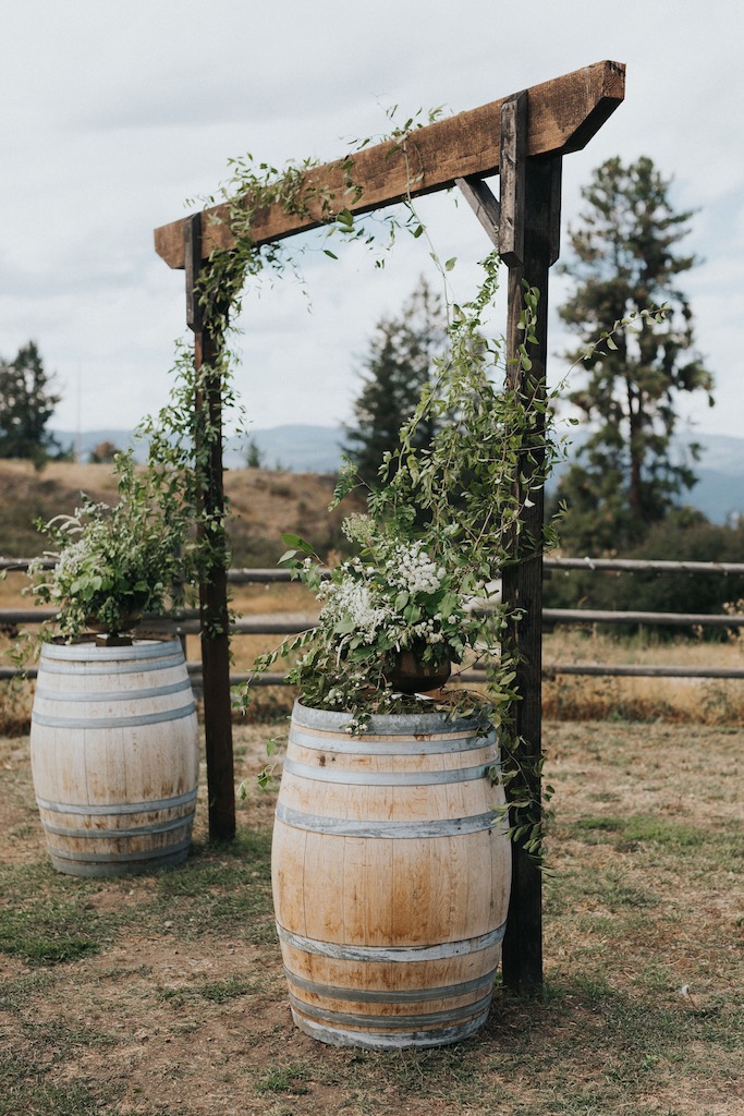 lone pine ranch wedding, lake country wedding ceremony, rustic wedding ceremony, society floral