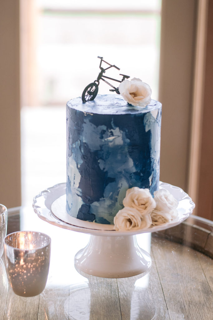 fraser river lodge wedding, blue marble wedding cake, wedding cutting cake